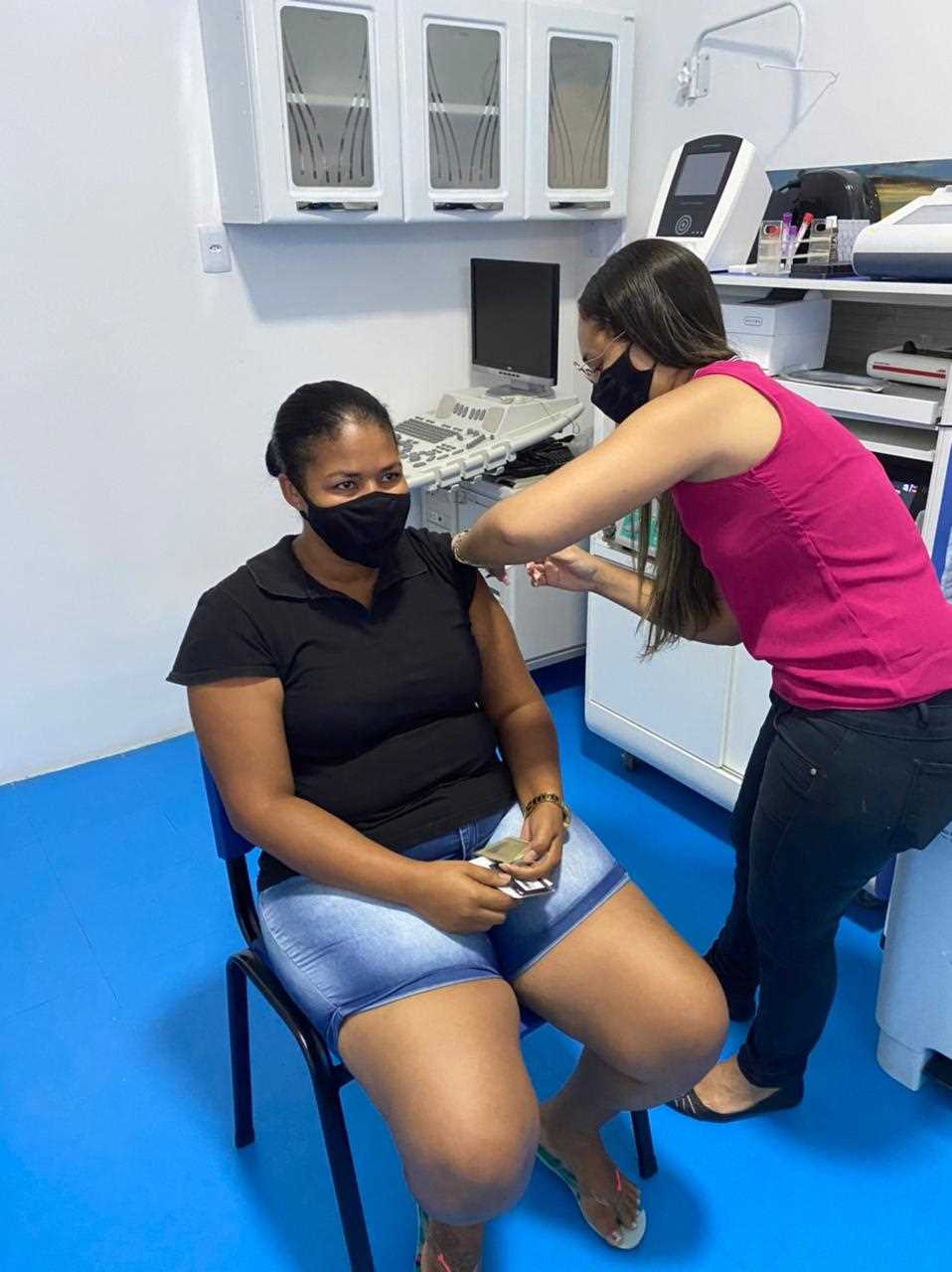 Camacã: Prefeitura começou a vacinar idosos contra o Covid-19